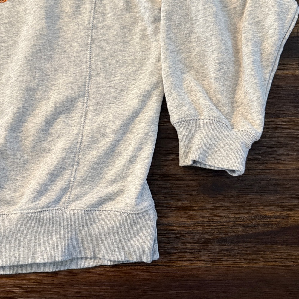 Disneyland Mickey Cutie Ghost 2025 Light Heather Gray Pullover Sweatshirt Large - Picture 7 of 15